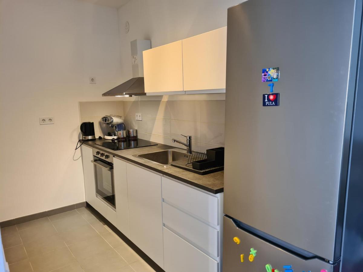 Appartement Helena à Premantura Extérieur photo